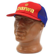 Кепка Daiwa красная с синей сеткой
